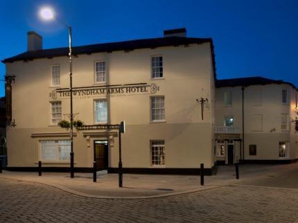 The Wyndham Arms-Wetherspoon Hotel Bridgend  Exterior photo